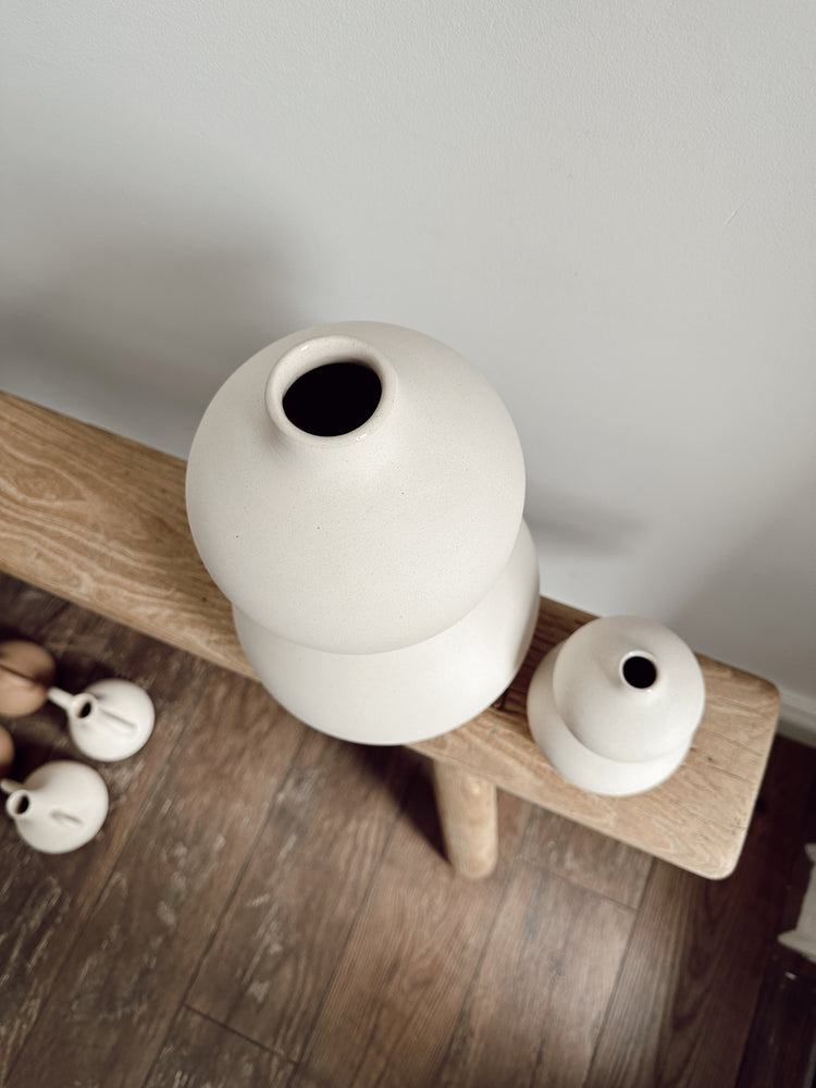 ceramic olio vase in cream / small