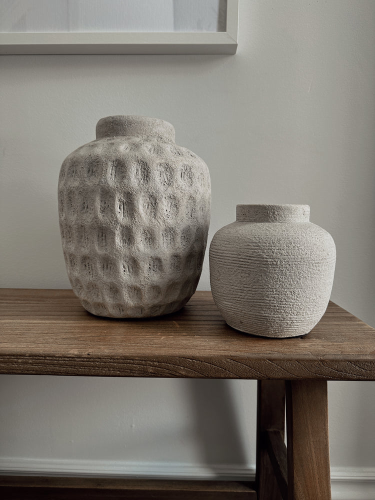 dimpled vase in concrete / large