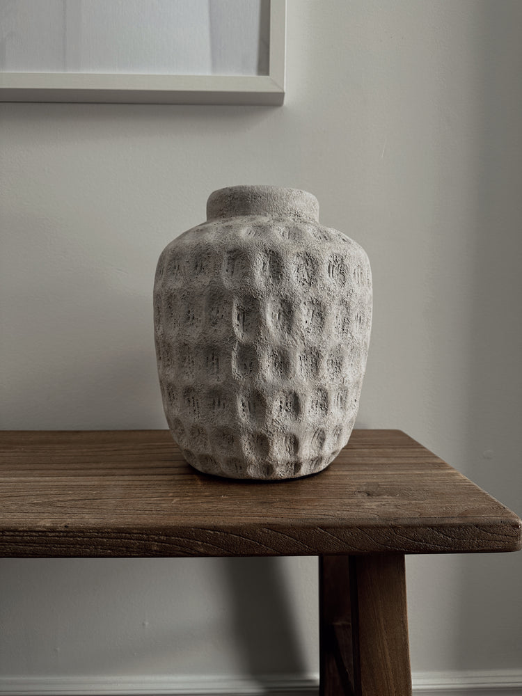 dimpled vase in concrete / large