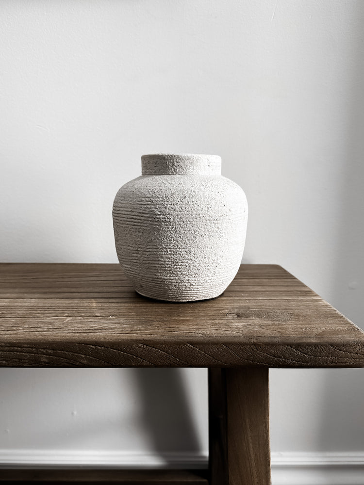 Peaky Vase in Concrete / small