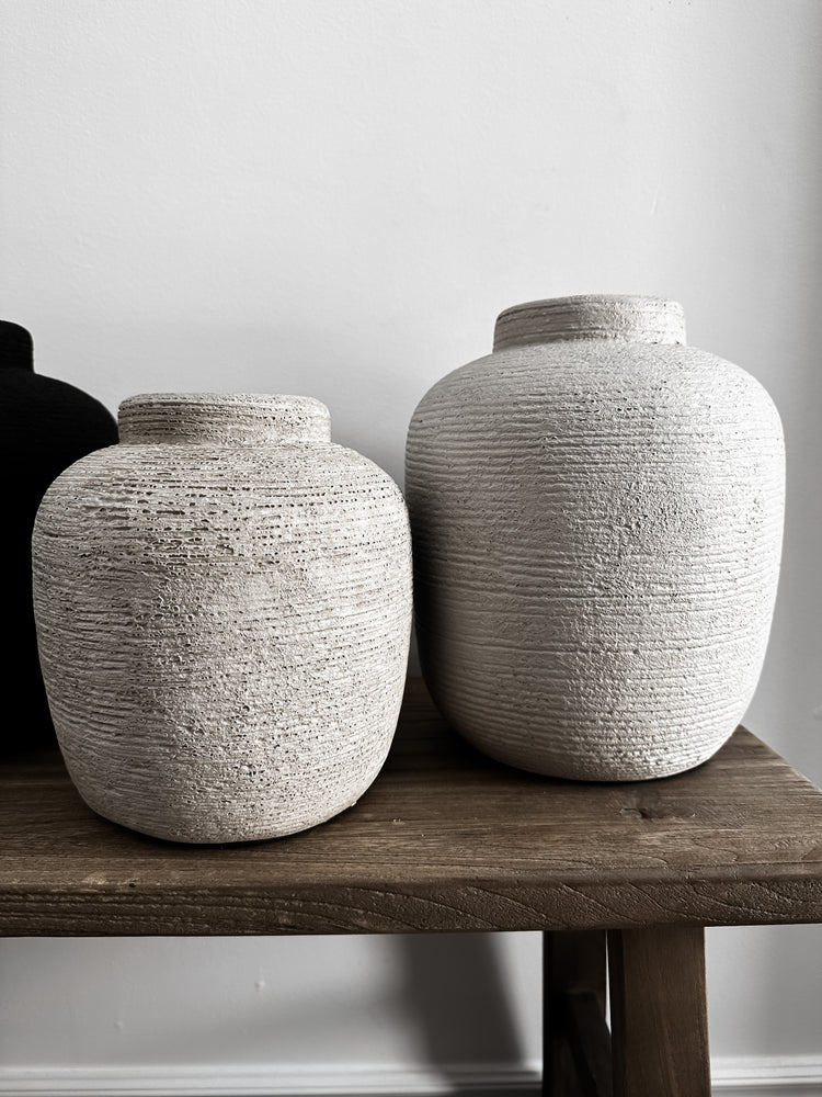 Peaky Vase in Concrete / large