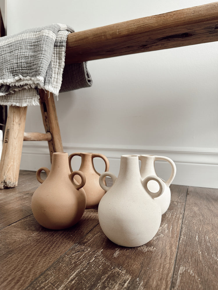 ceramic bobble vases in cream / small