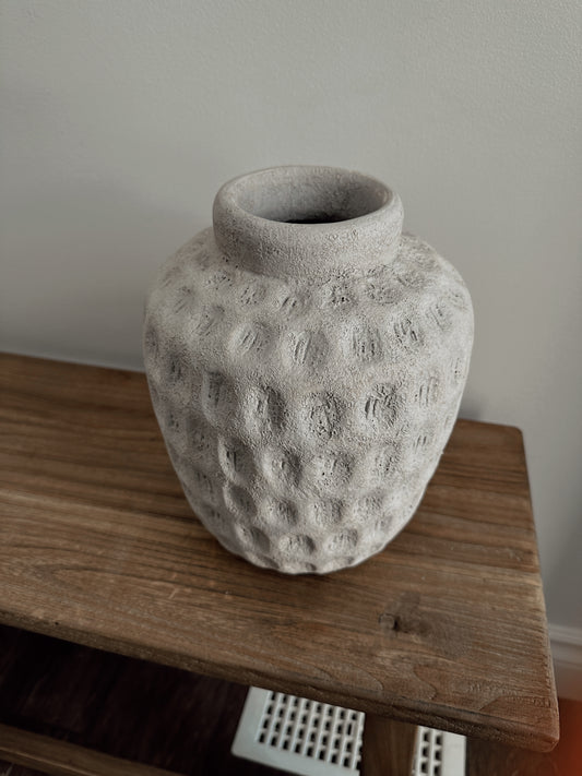 dimpled vase in concrete / large