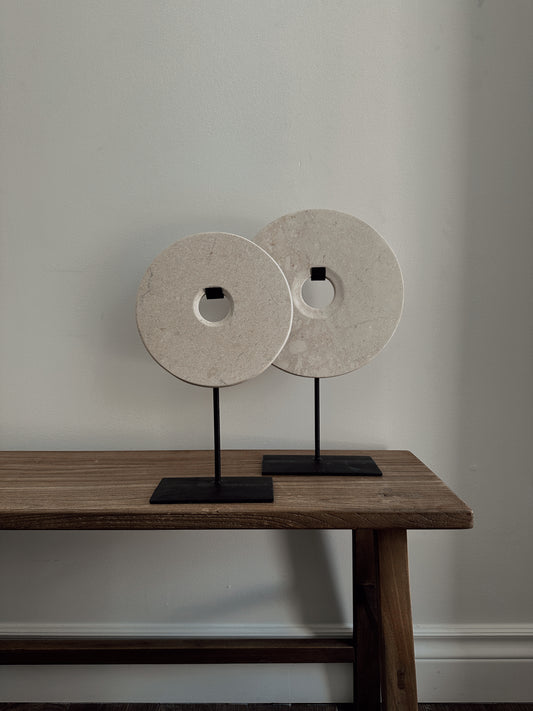 marble disc on stand / large