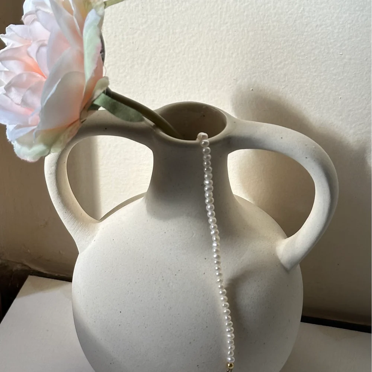 Harappan Bobble Vase in Off-White